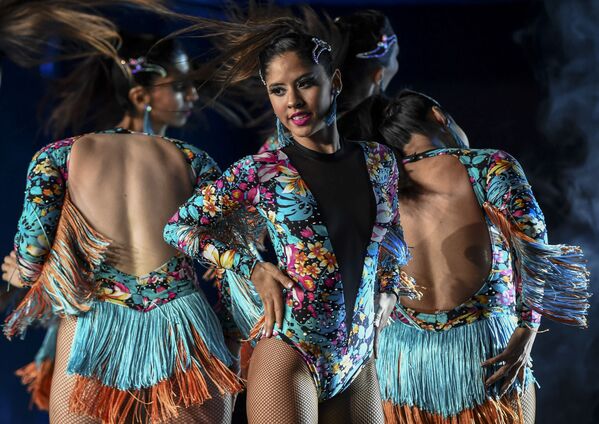 Танцоры из Аргентины во время выступления на Кубке мира по латинским танцам в Медельине, Колумбия - Sputnik Азербайджан