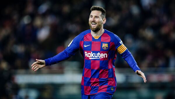 Лионель Месси радуется голу в матче Барселона-Сельта - Sputnik Азербайджан
