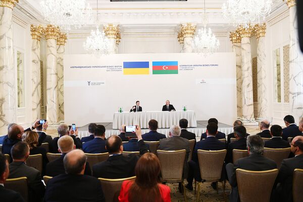 Ильхам Алиев и Владимир Зеленский приняли участие в азербайджано-украинском бизнес-форуме Ильхам Алиев и Владимир Зеленский приняли участие в азербайджано-украинском бизнес-форуме - Sputnik Азербайджан