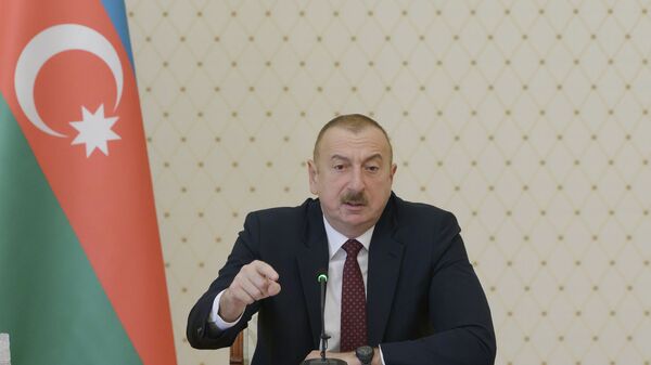 İlham Əliyevin yanında pambıqçılıq mövsümünün yekunları və 2020-ci ildə görüləcək tədbirlər ilə bağlı müşavirə keçirilib İlham Əliyevin yanında pambıqçılıq mövsümünün yekunları və 2020-ci ildə görüləcək tədbirlər ilə bağlı müşavirə keçirilib - Sputnik Азербайджан
