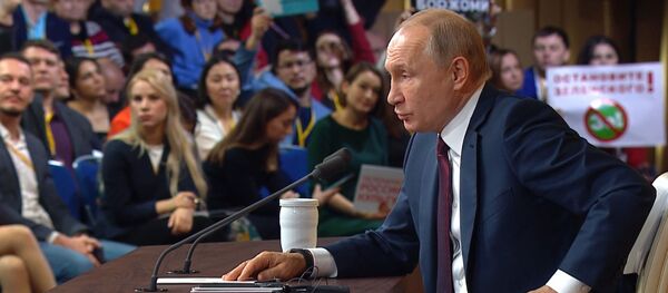 Боятся вашей правды - Путин об угрозах властей Эстонии в адрес сотрудников Sputnik Эстония  - Sputnik Азербайджан