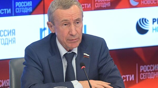 Заместитель председателя Комитета Совета Федерации по международным делам Андрей Климов - Sputnik Азербайджан