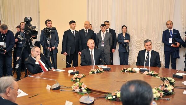 Prezident İlham Əliyev Sankt-Peterburqda MDB dövlət başçılarının qeyri-rəsmi görüşündə - Sputnik Azərbaycan