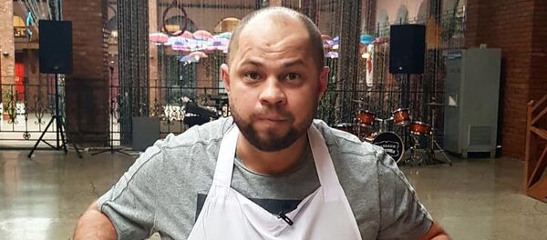Актер шоу «Уральские пельмени» Роман Постовалов Актер шоу «Уральские пельмени» Роман Постовалов - Sputnik Азербайджан