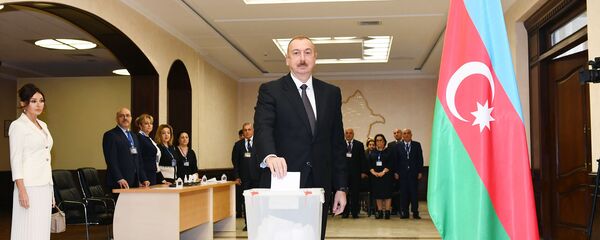 Prezident İlham Əliyev bələdiyyə seçkilərində səs verib - Sputnik Азербайджан