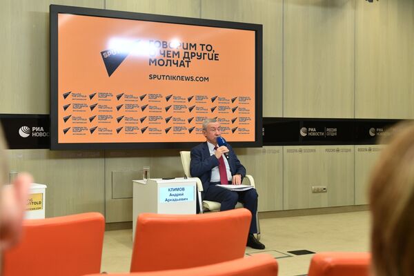 Отношения Азербайджана и России находятся на стадии динамичного развития - Климов Отношения Азербайджана и России находятся на стадии динамичного развития - Климов - Sputnik Азербайджан