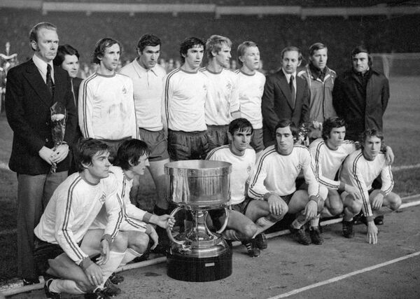 ЕВРО-1976: чемпионат сенсаций ЕВРО-1976: чемпионат сенсаций - Sputnik Азербайджан