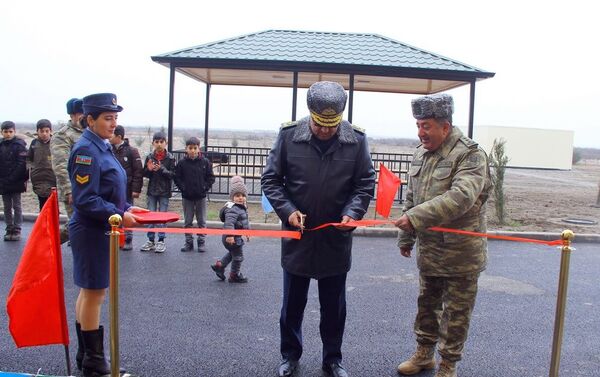 В воинской части Военно-воздушных сил сдано в пользование очередное жилое здание - Sputnik Азербайджан