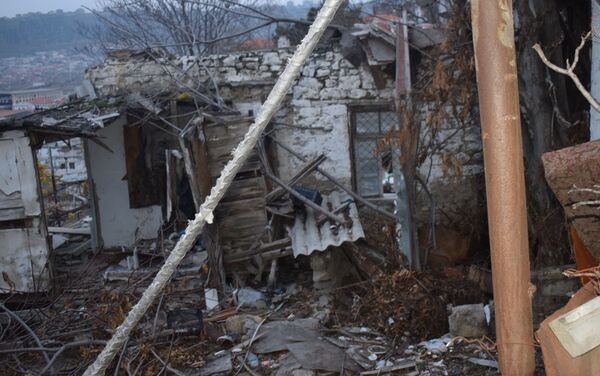 Разрушенные дома в Сабаильском районе - Sputnik Азербайджан