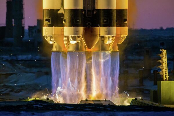 Пуск ракеты-носителя Протон-М с разгонным блоком ДМ-03 и российским космическим аппаратом Электро-Л № 3 - Sputnik Азербайджан