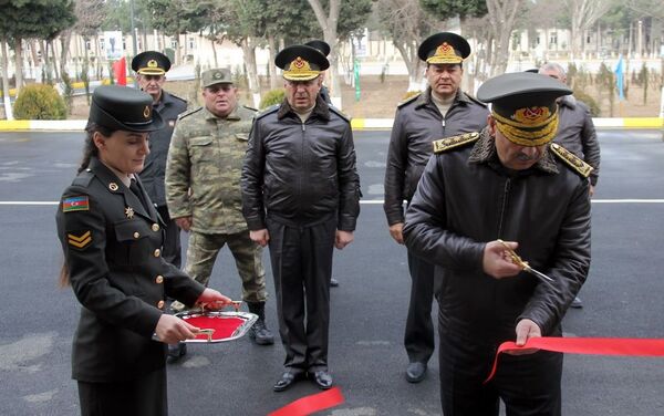 Министр обороны Закир Гасанов на открытии ряда объектов в воинских частях - Sputnik Азербайджан