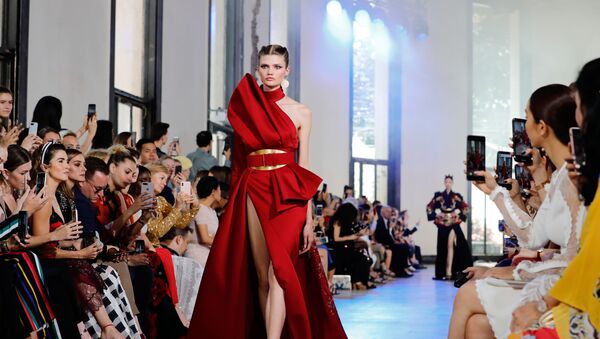 Показ коллекции Elie Saab осень-зима 2019/2020 Haute Couture - Sputnik Азербайджан