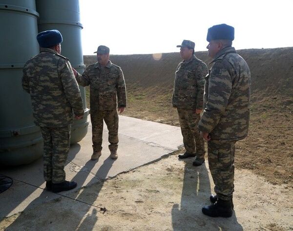 Закир Гасанов проверил боеготовность подразделений ПВО Азербайджана Закир Гасанов проверил боеготовность подразделений ПВО Азербайджана - Sputnik Азербайджан