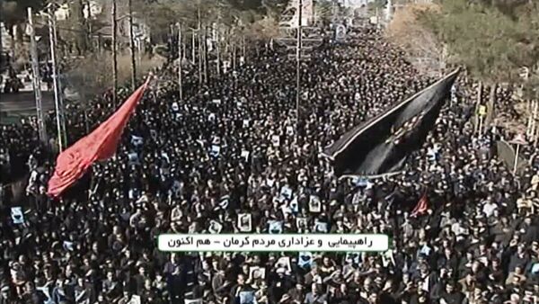 В Иране тысячи человек вышли на митинг после убийства Сулеймани США - Sputnik Азербайджан