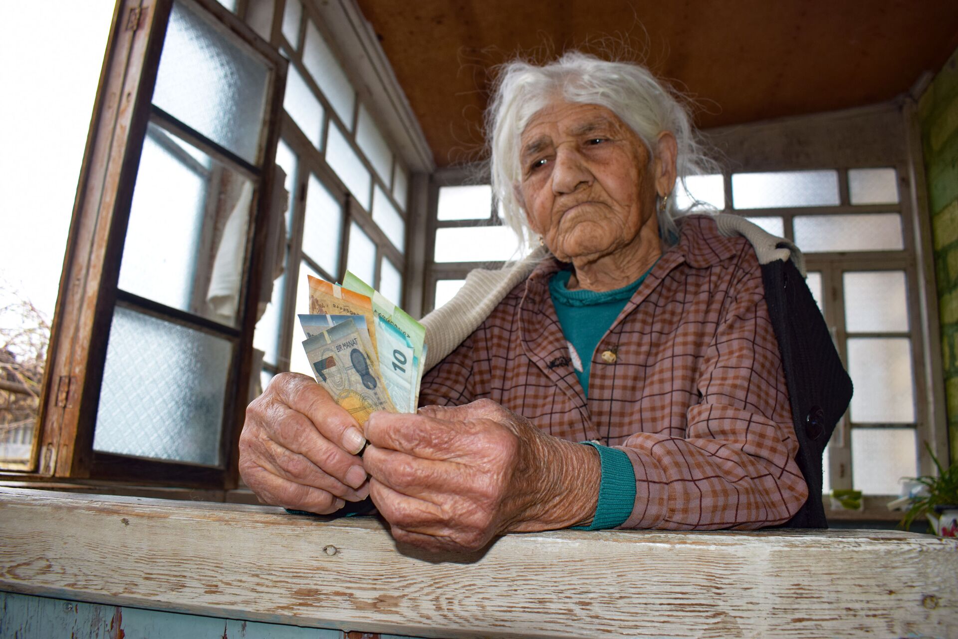 Пожилая женщина, фото из архива - Sputnik Azərbaycan, 1920, 07.03.2022