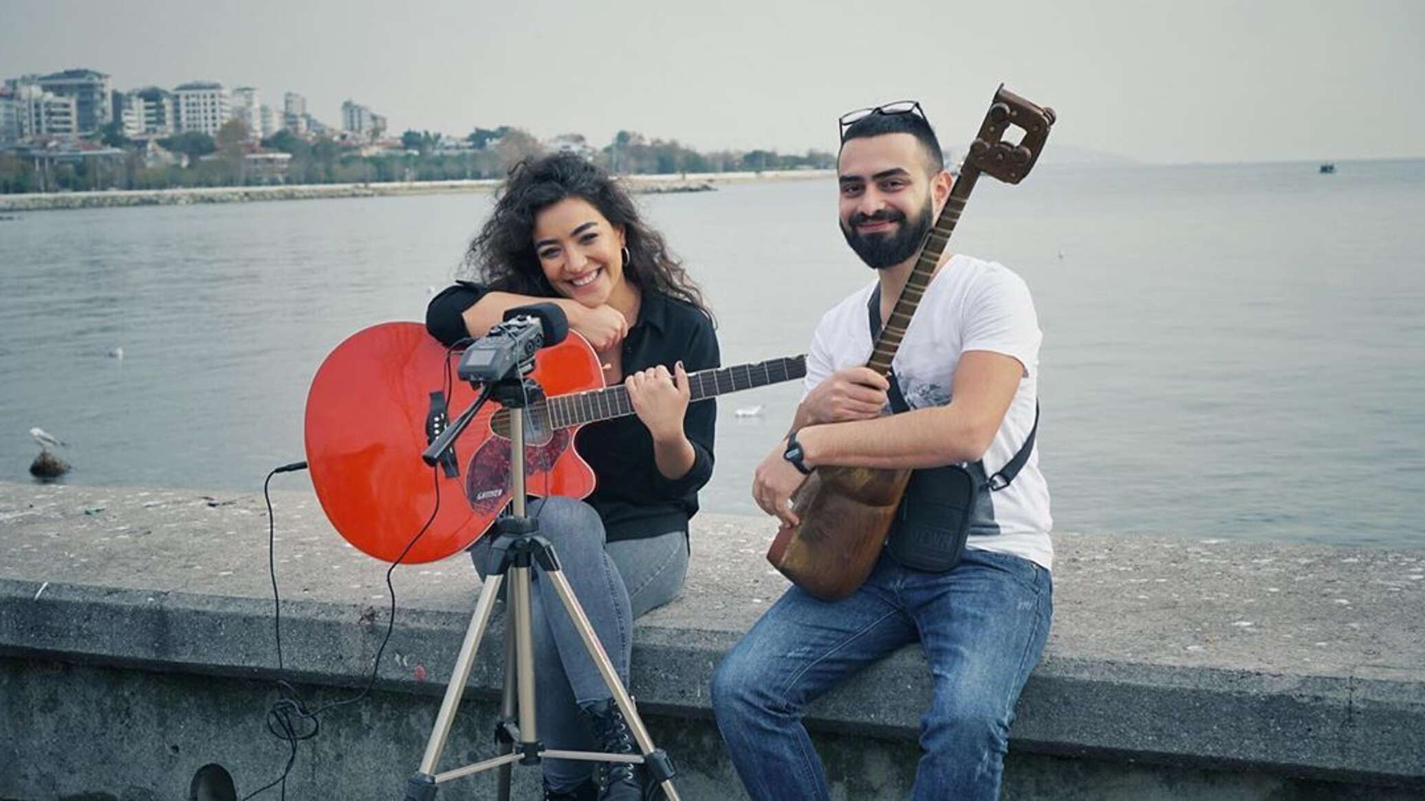 Турция шоу бизнес. Азербайджанские музыканты. Азербайджанская пара. Красивые азербайджанские пары. Roya Rizvan.