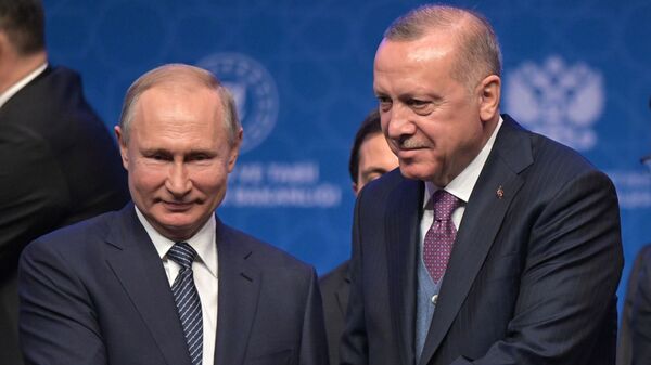 Президент России Владимир Путин и президент Турции Реджеп Тайип Эрдоган на церемонии официального открытия газопровода Турецкий поток - Sputnik Azərbaycan