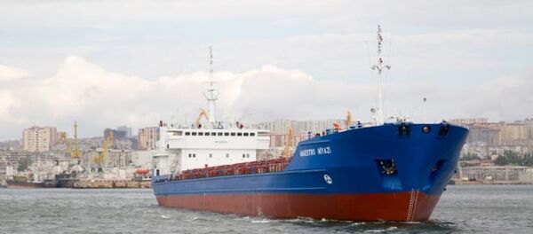 Азербайджанские моряки спасли трех мигрантов с тонущей лодки в Ионическом море Азербайджанские моряки спасли трех мигрантов с тонущей лодки в Ионическом море - Sputnik Азербайджан