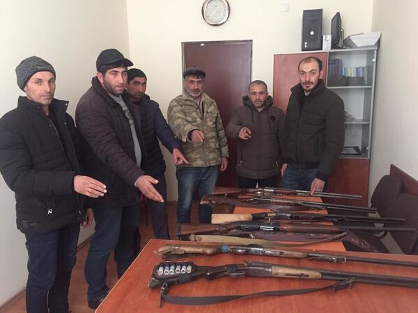 На одной тушке косули в Дашкесане попались шестеро браконьеров На одной тушке косули в Дашкесане попались шестеро браконьеров - Sputnik Азербайджан
