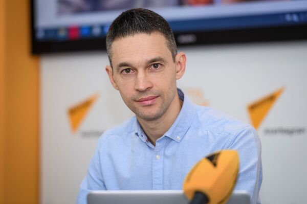 Российский тележурналист: интернет наступает, и это надо учитывать Российский тележурналист: интернет наступает, и это надо учитывать - Sputnik Азербайджан