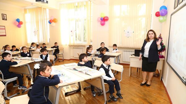 В одной из бакинских школ, фото из архива - Sputnik Азербайджан