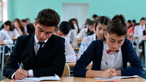 В одной из бакинских школ, фото из архива - Sputnik Azərbaycan