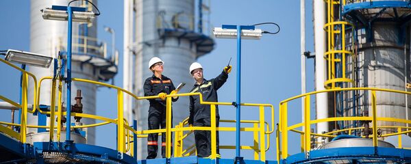 Сотрудники SOCAR, фото из архива Сотрудники SOCAR, фото из архива - Sputnik Азербайджан
