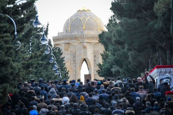 Траурное шествие на Аллее шехидов 20 января 2020 года - Sputnik Азербайджан