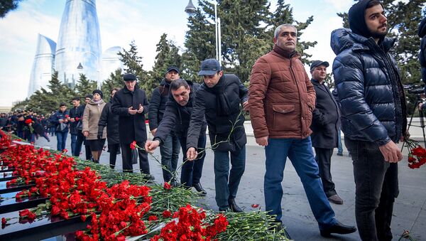 Траурное шествие на Аллее шехидов 20 января 2020 года - Sputnik Azərbaycan