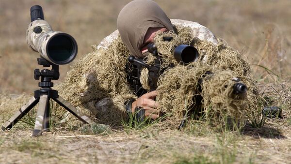 Снайпер на позиции во время учений, фото из архива - Sputnik Азербайджан