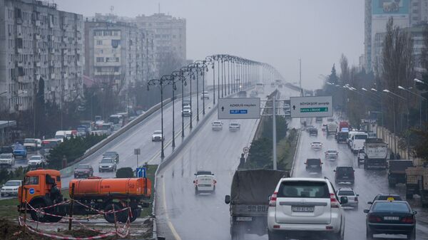 Дождливая погода в Баку, фото из архива - Sputnik Azərbaycan