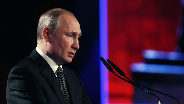 Владимир Путин на форуме памяти Холокоста - Sputnik Azərbaycan