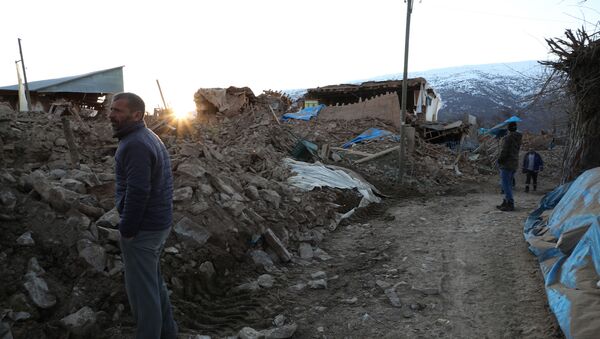 Последствия землетрясения в Элязыг - Sputnik Azərbaycan