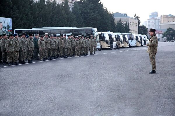 Азербайджанские войска проверяют на готовность к новому учебному периоду Азербайджанские войска проверяют на готовность к новому учебному периоду - Sputnik Азербайджан