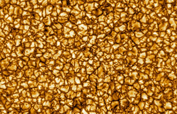 Детальное изображение поверхности Солнца, сделанное телескопом DKIST - Sputnik Азербайджан