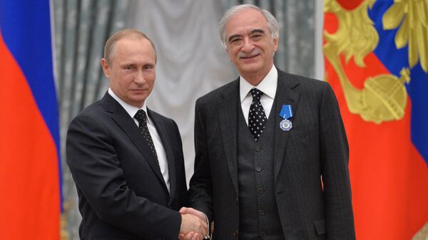 Президент России Владимир Путин (слева) и посол Азербайджана в РФ Полад Бюль-Бюль оглы - Sputnik Azərbaycan