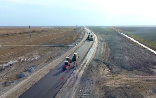 Реконструкция автомобильной дороги Бахрамтепе-Билясувар - Sputnik Азербайджан