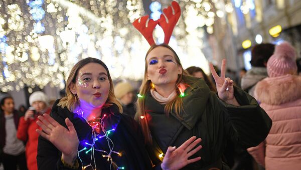 Празднование Нового года в Москве - Sputnik Azərbaycan