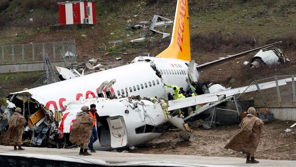 Самолет выкатился за пределы ВВП в Стамбуле - Sputnik Azərbaycan