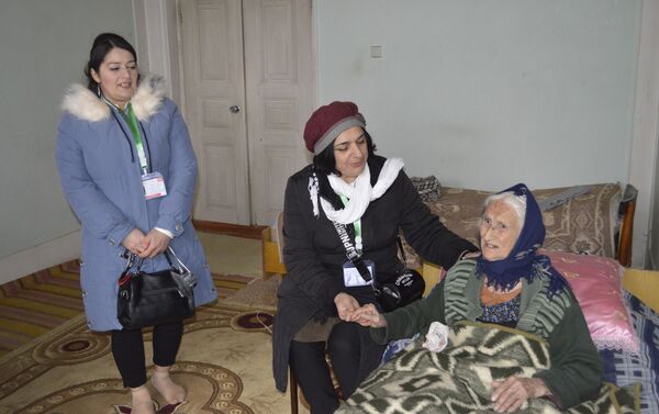  Самая пожилая жительница Лянкярана, 115-летняя Ахундова Шабикя Фархад гызы, приняла участие в голосовании - Sputnik Азербайджан