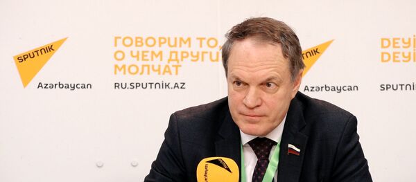 Азербайджанцы хотят перемен – российский сенатор в Баку Азербайджанцы хотят перемен – российский сенатор в Баку - Sputnik Азербайджан