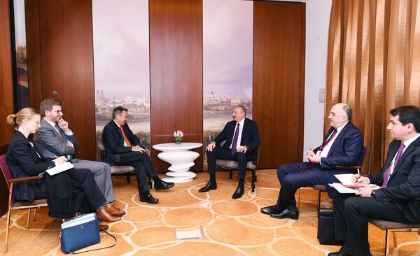 Президент Алиев проводит встречи в Мюнхене Президент Алиев проводит встречи в Мюнхене - Sputnik Азербайджан