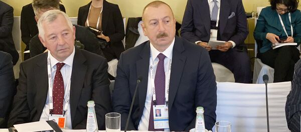 Президент Ильхам Алиев принял участие в круглом столе на тему «Энергетическая безопасность» - Sputnik Азербайджан