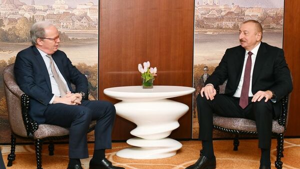  Prezident İlham Əliyev Münhendə Dünya Bankının icraçı direktoru Aksel van Trotsenburq ilə görüşüb - Sputnik Azərbaycan