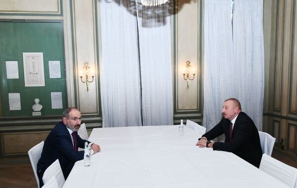 Президент Азербайджана и премьер Армении встретились в Мюнхене Президент Азербайджана и премьер Армении встретились в Мюнхене - Sputnik Азербайджан
