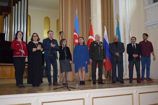 Международный конкурс вернулся в Баку для выявления новых талантов Международный конкурс вернулся в Баку для выявления новых талантов - Sputnik Азербайджан