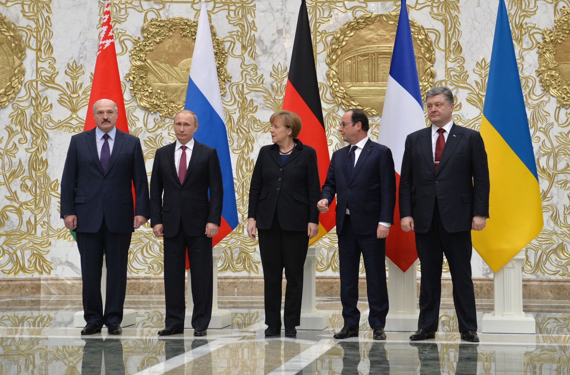 Переговоры лидеров России, Германии, Франции и Украины в Минске - Sputnik Азербайджан, 1920, 21.02.2024