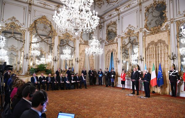 İlham Əliyev və Sercio Mattarella mətbuata bəyanatlarla çıxış ediblər İlham Əliyev və Sercio Mattarella mətbuata bəyanatlarla çıxış ediblər - Sputnik Azərbaycan