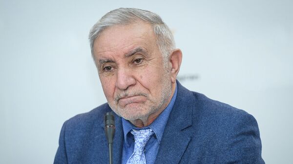 Председатель Союза свободных потребителей Эюб Гусейнов - Sputnik Azərbaycan