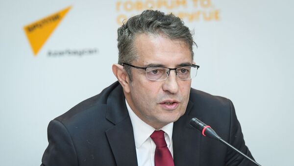 Представитель Общества охраны животных Фуад Багиров - Sputnik Азербайджан